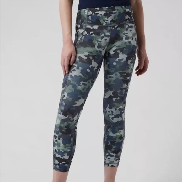 Athleta Ultimate Stash 7/8 Tight Cloud Camo Blue Pockets Run Gym XS Leggings - Picture 1 of 12